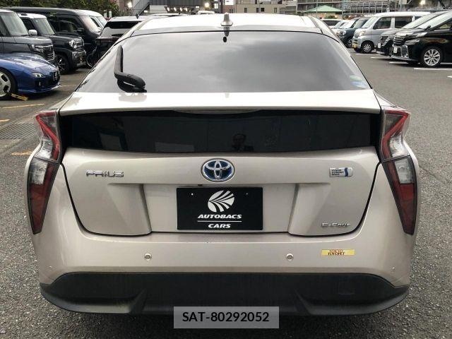 Toyota PRIUS 2016-05 8666763-4