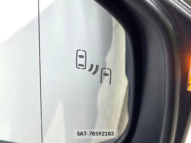 Toyota PRIUS 2023-08 8661108-4