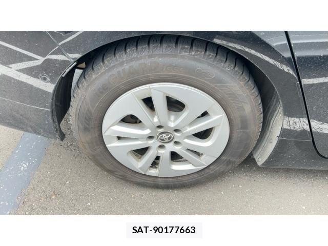 Toyota PRIUS 2017-12 8666767-17