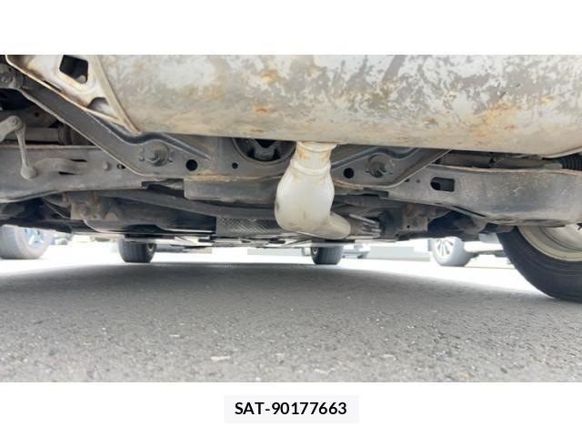 Toyota PRIUS 2017-12 8666767-4