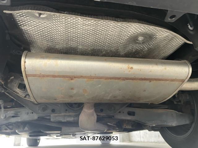 Toyota PRIUS 2017-06 8666766-10