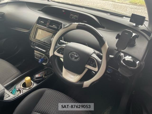 Toyota PRIUS 2017-06 8666766-14