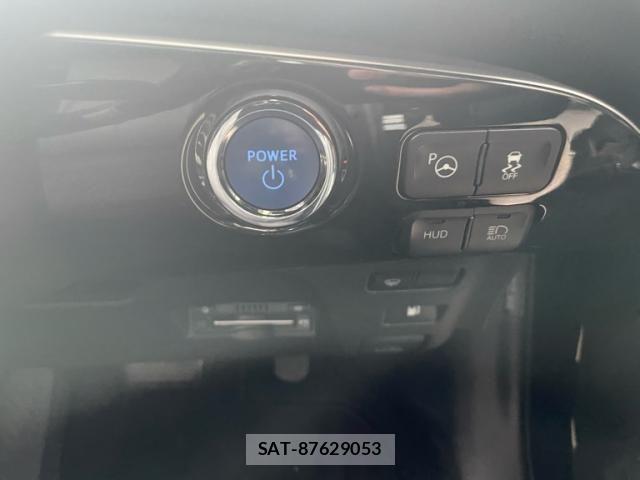 Toyota PRIUS 2017-06 8666766-17