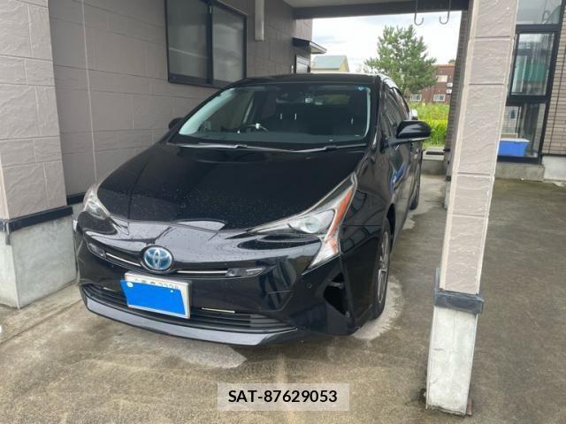 Toyota PRIUS 2017-06 8666766-1