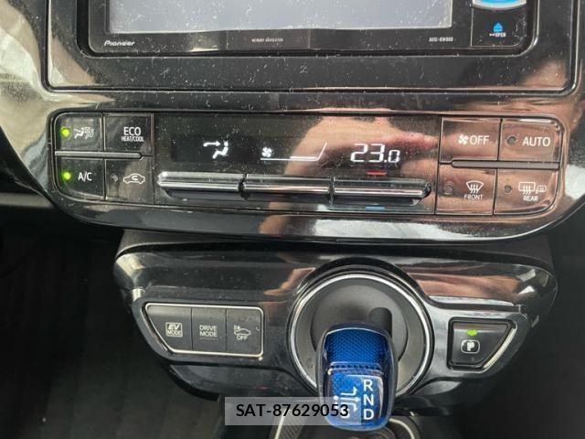 Toyota PRIUS 2017-06 8666766-19