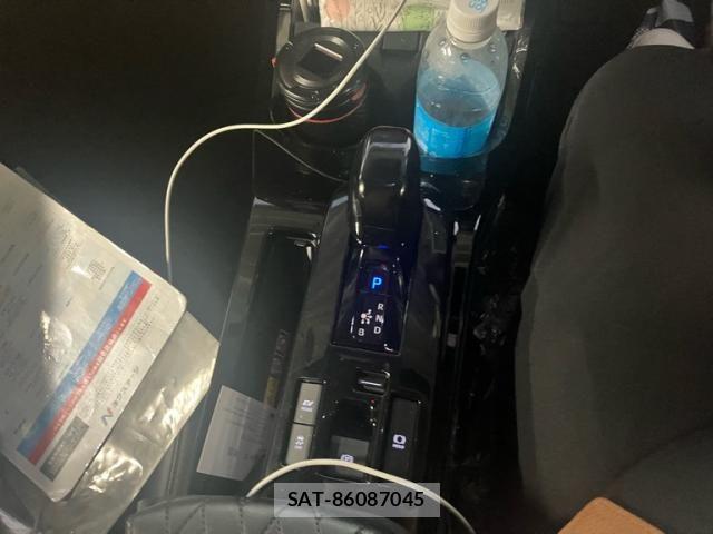 Toyota PRIUS 2023-03 8661109-22
