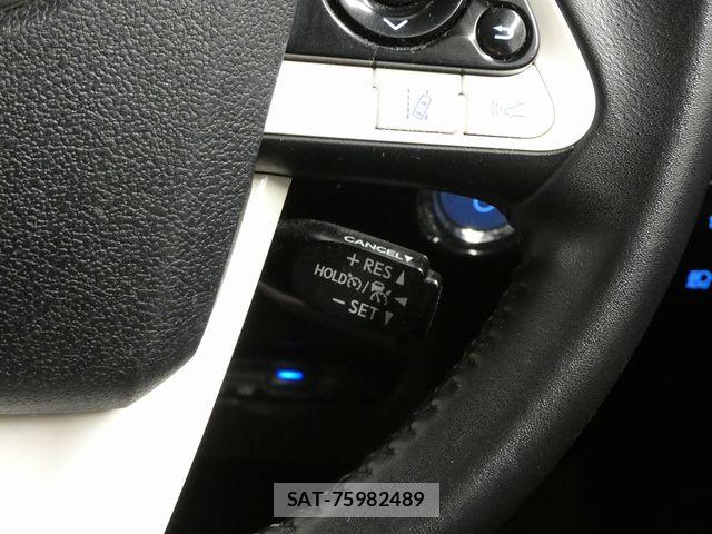 Toyota PRIUS 2016-09 8666764-13