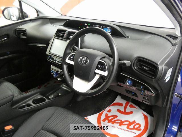 Toyota PRIUS 2016-09 8666764-15