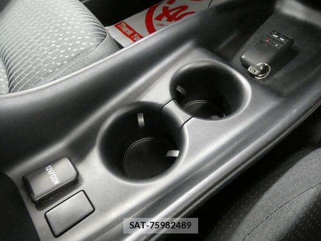 Toyota PRIUS 2016-09 8666764-25