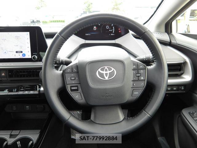 Toyota PRIUS 2023-09 8666765-13