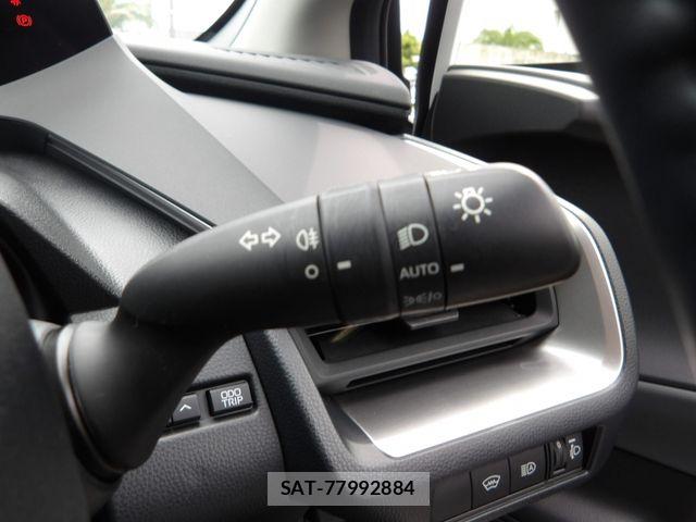 Toyota PRIUS 2023-09 8666765-17