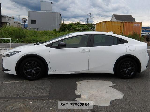Toyota PRIUS 2023-09 8666765-28