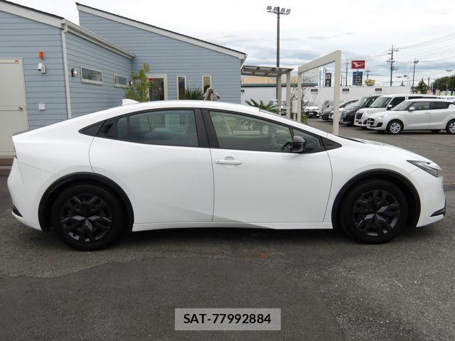 Toyota PRIUS 2023-09 8666765-29