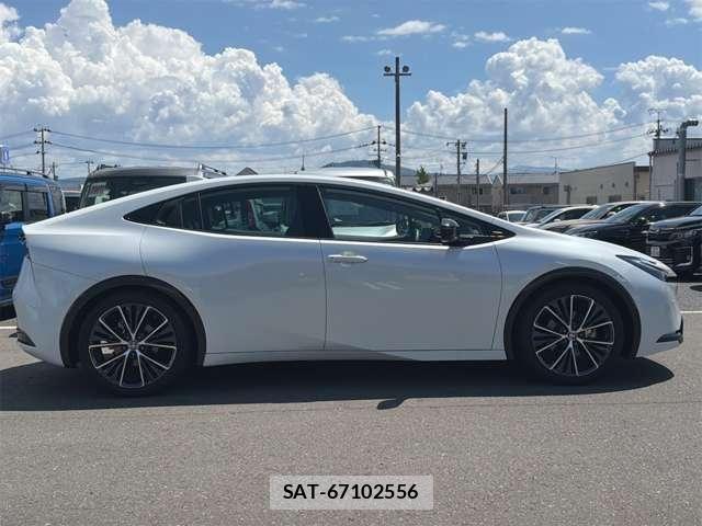 Toyota PRIUS 2023-05 8661107-23