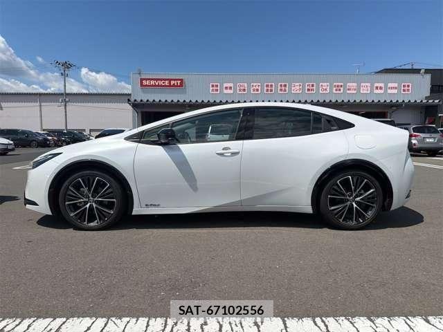 Toyota PRIUS 2023-05 8661107-25