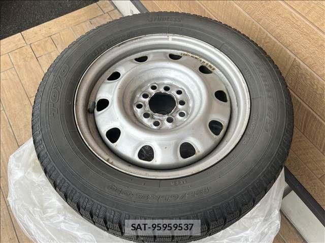 Toyota PRIUS 2019-07 8661110-16