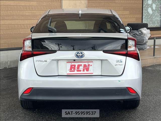 Toyota PRIUS 2019-07 8661110-6