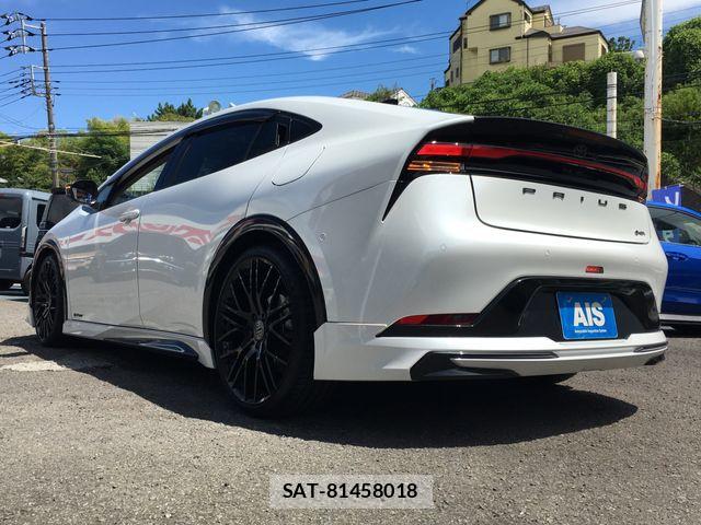 Toyota PRIUS 2023-08 8661106-8