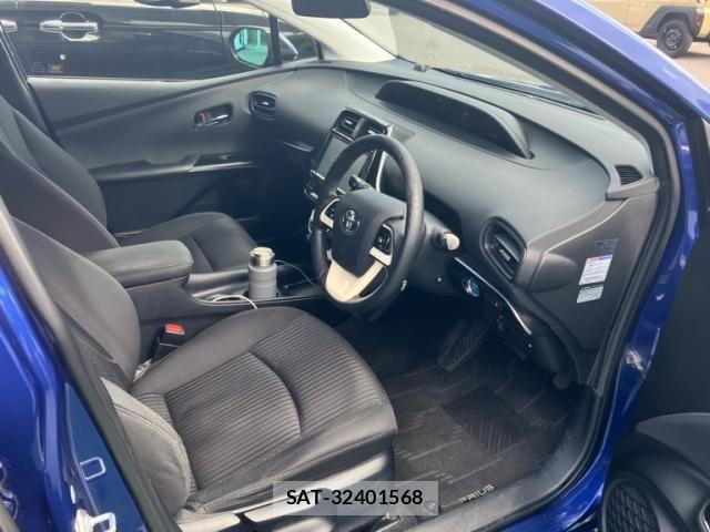 Toyota PRIUS 2016-04 8686364-11