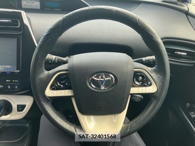 Toyota PRIUS 2016-04 8686364-14