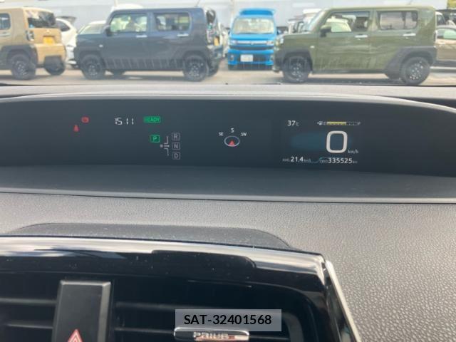 Toyota PRIUS 2016-04 8686364-15