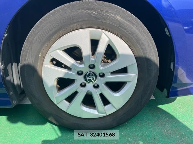 Toyota PRIUS 2016-04 8686364-2
