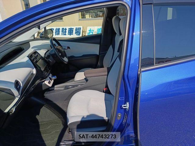 Toyota PRIUS 2016-06 8745370-11