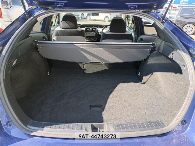 Toyota PRIUS 2016-06 8745370-15