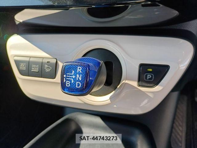 Toyota PRIUS 2016-06 8745370-19
