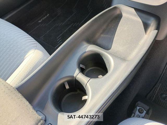 Toyota PRIUS 2016-06 8745370-20
