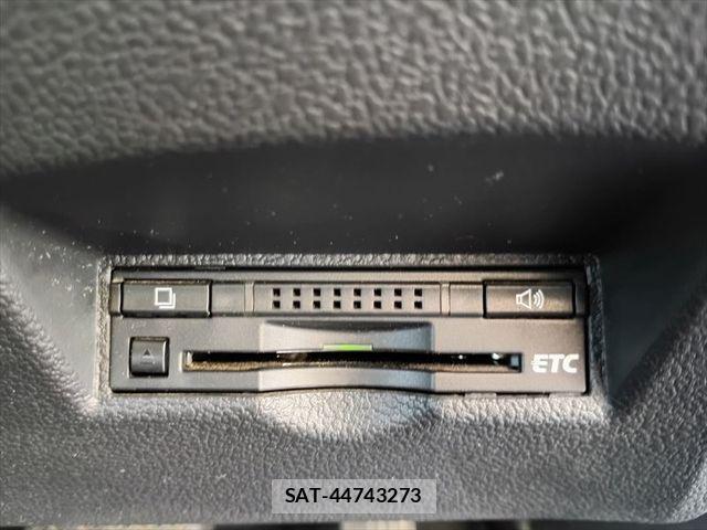 Toyota PRIUS 2016-06 8745370-23