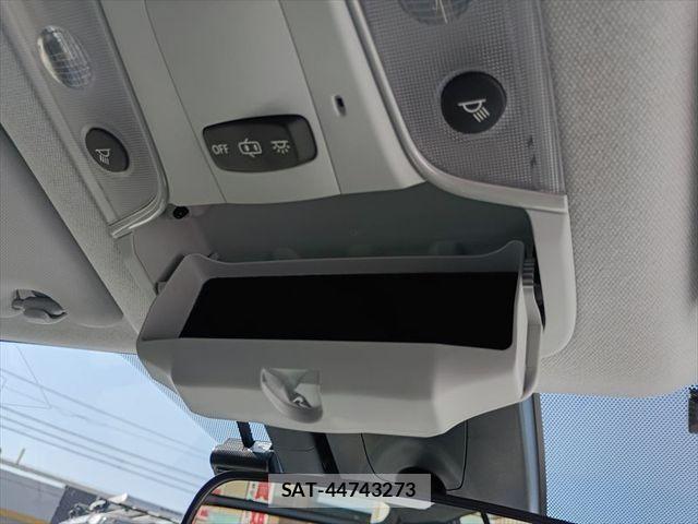 Toyota PRIUS 2016-06 8745370-24