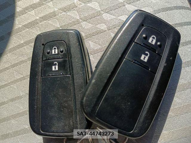 Toyota PRIUS 2016-06 8745370-28