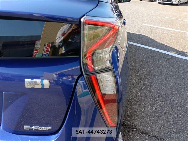 Toyota PRIUS 2016-06 8745370-3