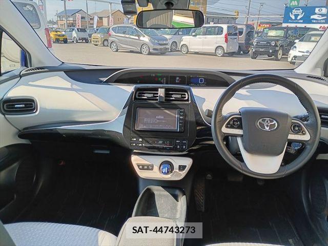 Toyota PRIUS 2016-06 8745370-8