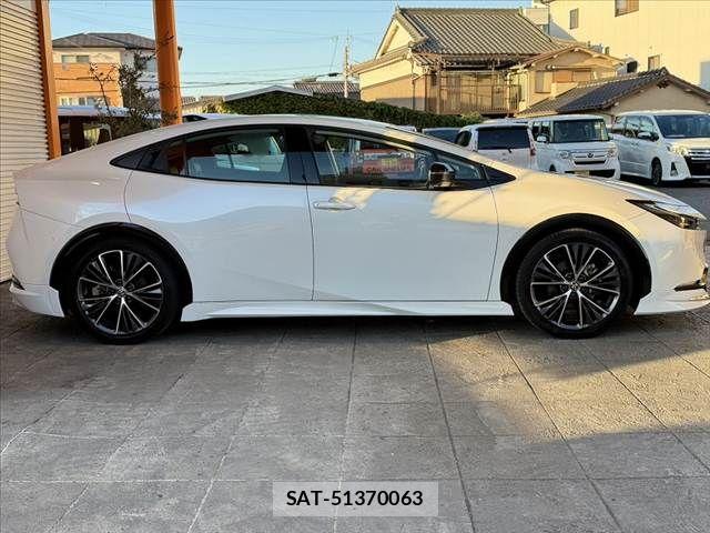 Toyota PRIUS 2025-02 8745366-11