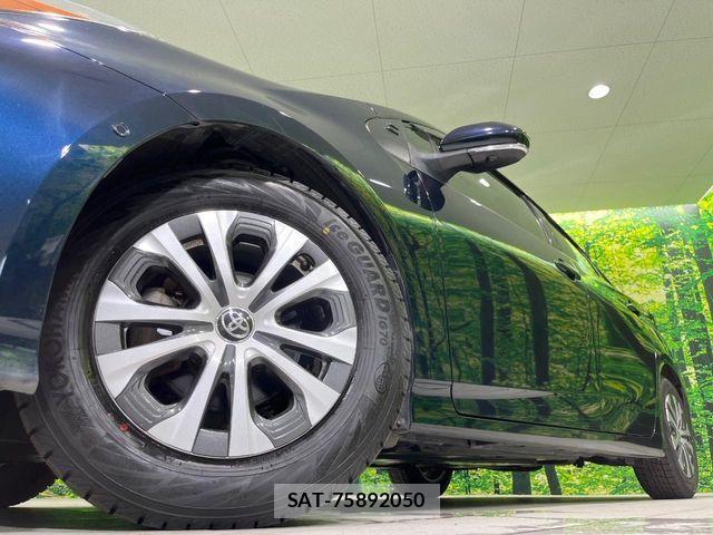 Toyota PRIUS 2022-08 8745368-12