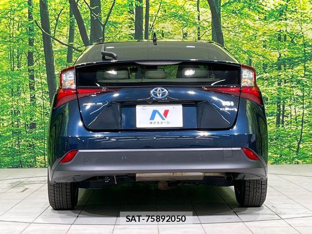 Toyota PRIUS 2022-08 8745368-14