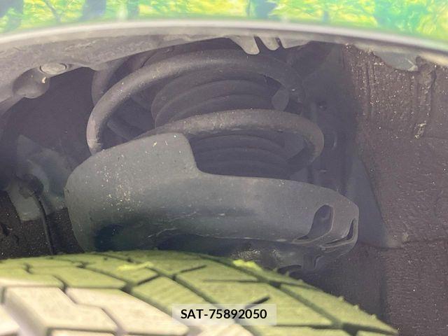 Toyota PRIUS 2022-08 8745368-19