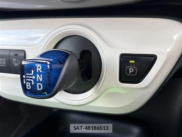 Toyota PRIUS 2016-03 8781708-14