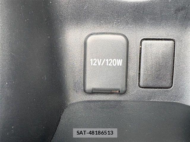Toyota PRIUS 2016-03 8781708-23