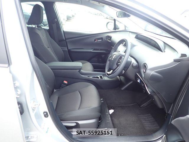 Toyota PRIUS 2023-05 8781707-14