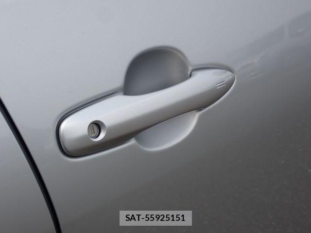Toyota PRIUS 2023-05 8781707-17