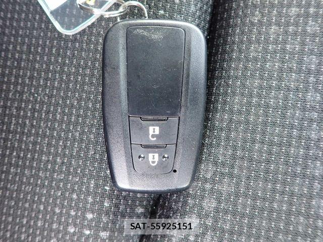 Toyota PRIUS 2023-05 8781707-19