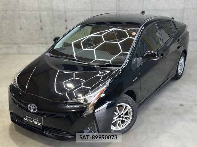 Toyota PRIUS 2017-06 8781709-11