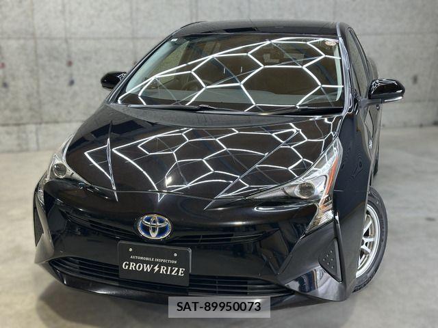 Toyota PRIUS 2017-06 8781709-13