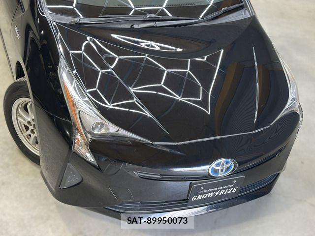 Toyota PRIUS 2017-06 8781709-14