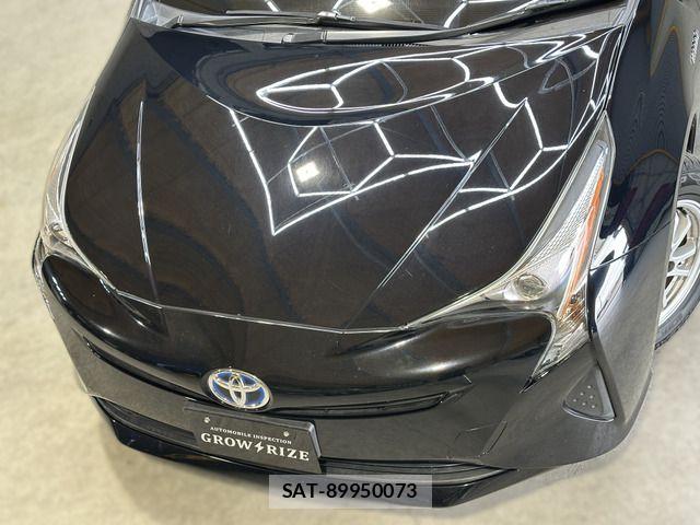 Toyota PRIUS 2017-06 8781709-15