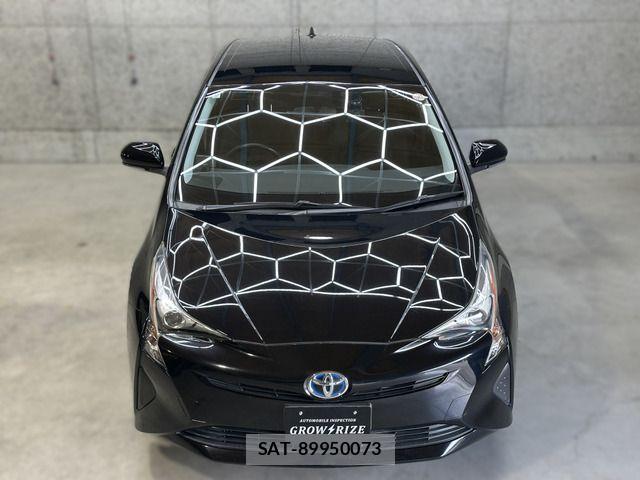 Toyota PRIUS 2017-06 8781709-17