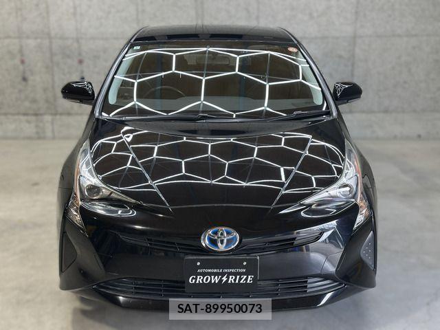 Toyota PRIUS 2017-06 8781709-1